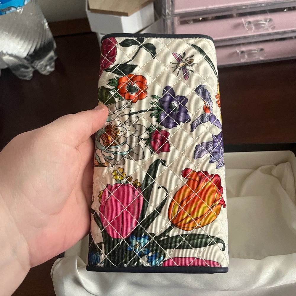 Gucci Zumi Continental Wallet
Quilted Flora Canvas, EUC - Picture 6 of 17